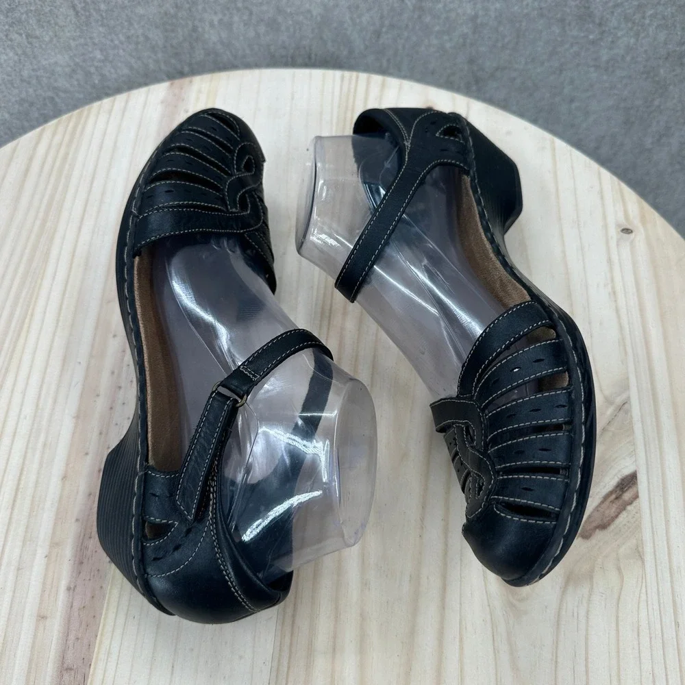 Clarks Wendy Land Sandals Womens 9.5 Black Leather Wedge Laser Cut Mary Jane